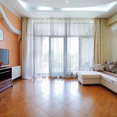 аркадийский дворец евродвушка с террасой Apartment *